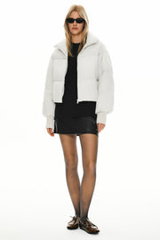 Dela – Kurzer Oversize-Daunenmantel für Damen – Ansicht 74