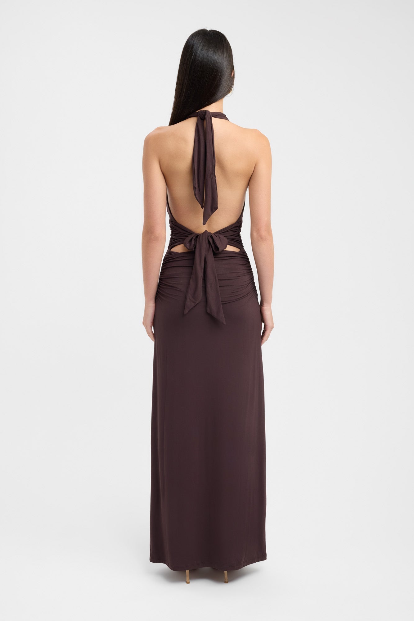 Sariah – Elegantes Neckholder-Maxikleid