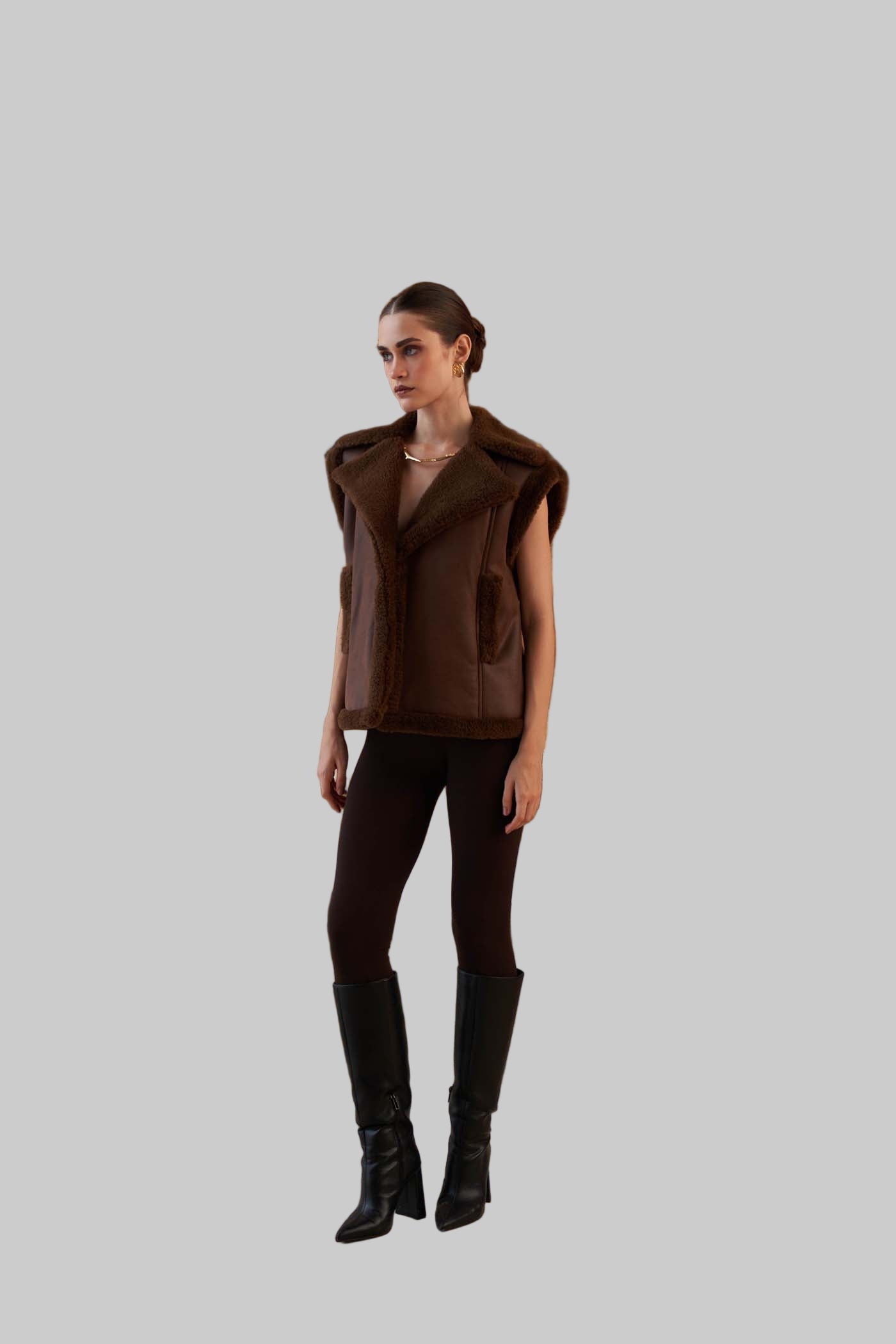 Lydia – Braune Pelzweste für Damen aus Shearling – Ansicht 8