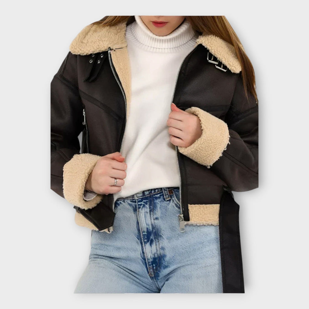 Moderne Lederjacke mit Futter und Gürtel