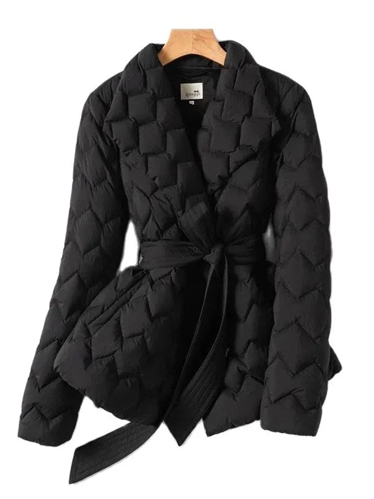 Mechtilde – Warmer Wintermantel für Damen mit Gürtel – Ansicht 2