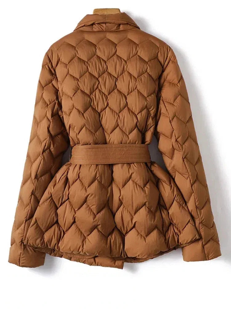 Mechtilde – Warmer Wintermantel für Damen mit Gürtel – Ansicht 7