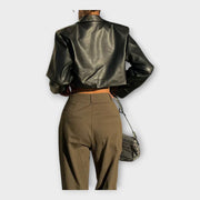 Elise – Kurze Lederjacke für Damen mit Taschen – Ansicht 2