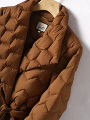 Mechtilde – Warmer Wintermantel für Damen mit Gürtel – Ansicht 4