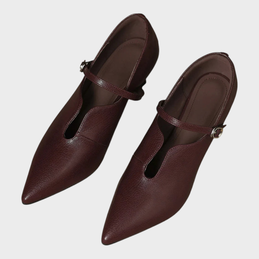 Leighton – Lederpumps mit spitzer Zehenpartie und Schnalle – Ansicht 6