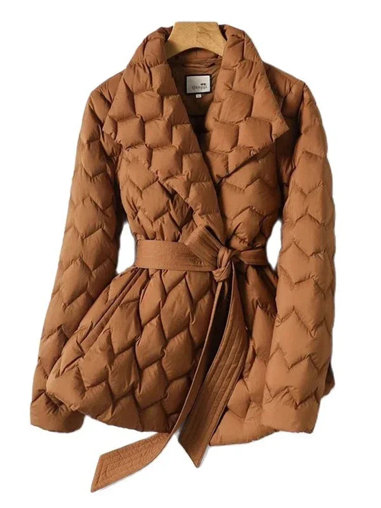 Mechtilde – Warmer Wintermantel für Damen mit Gürtel