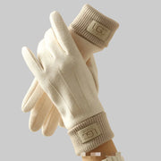Elena – Touchscreen-Handschuhe für Damen aus Kaschmirmischung in Beige – Ansicht 3