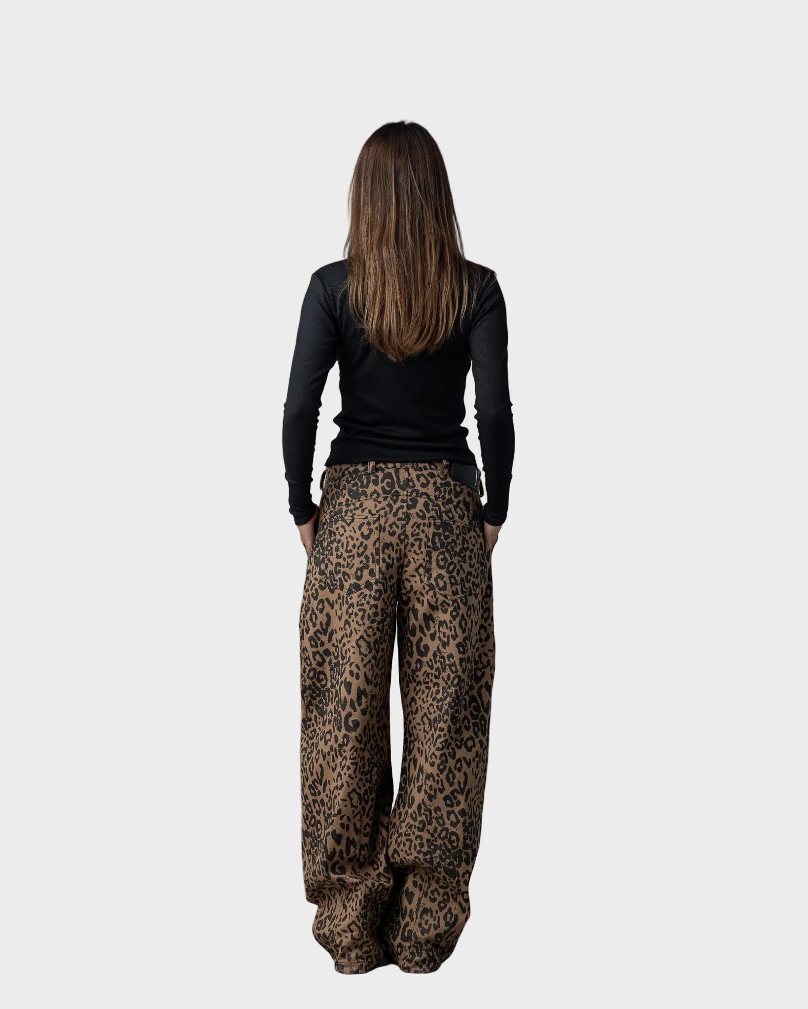 Damenjeans mit Leopardenmuster – Ansicht 2