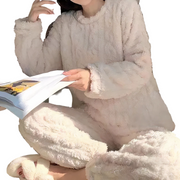Granada – Fleece-Pyjama-Set für Damen – Ansicht 6
