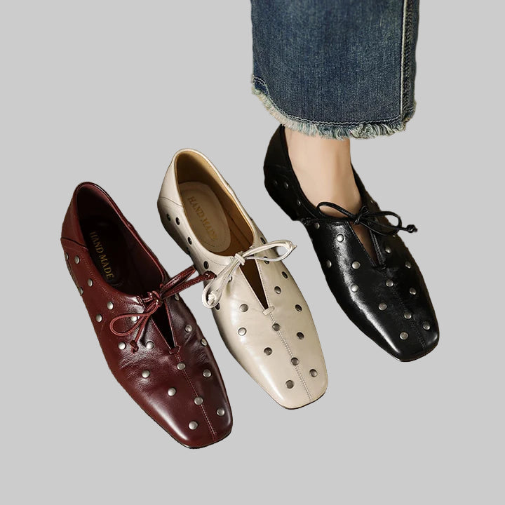 Valenta – Lederschuhe für Damen mit Schnürung und Nieten – Ansicht 9
