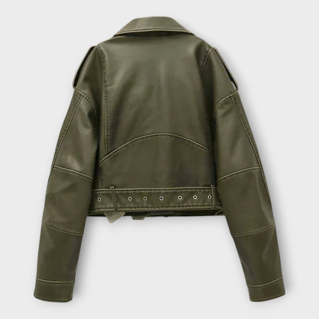 Moderne kurze Lederjacke mit Gürtel und anspruchsvoller Ästhetik