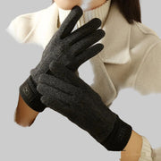 Elena – Touchscreen-Handschuhe für Damen aus Kaschmirmischung in Beige – Ansicht 8