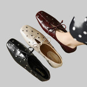 Valenta – Lederschuhe für Damen mit Schnürung und Nieten – Ansicht 5