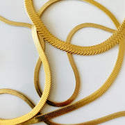 Glänzende Schlangenkette für Damen – Ansicht 3