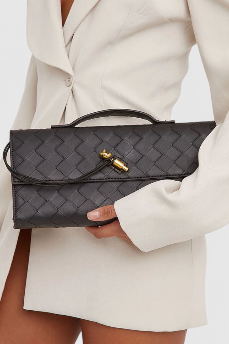 Melanie – Clutch-Tasche mit goldenem Knotendetail – Ansicht 12