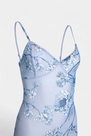 Iris – Florales Spitzenkleid für Damen in Blau – Ansicht 5