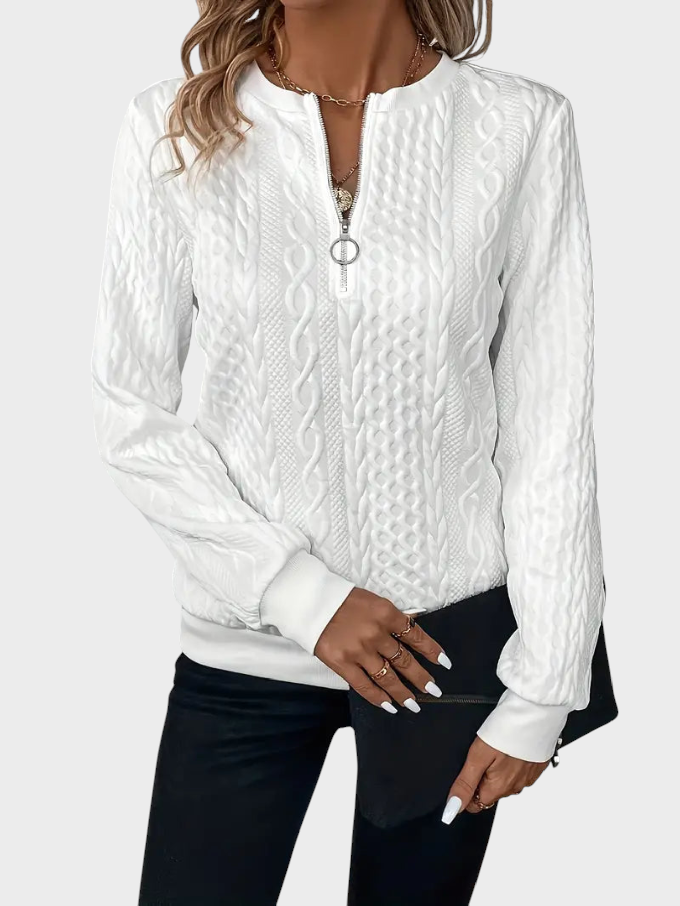 Amalie – Zopfstrick-Strickjacke für Damen mit Reißverschluss – Ansicht 4