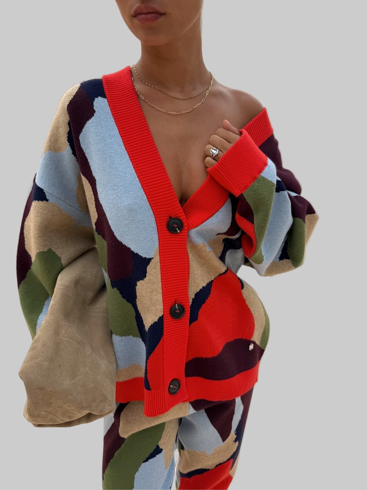Cassandra – Strickjacke für Damen mit abstraktem geometrischem Muster