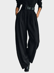 Amara – Schwarzes Damen-Set mit Rollkragenbluse und gerader Hose – Ansicht 4