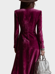 Adeline – Lila Samt-Maxikleid für Damen mit Knöpfen – Ansicht 4