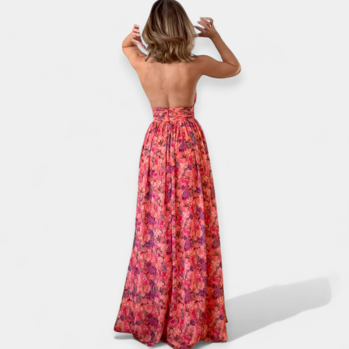 Luftiges Damenkleid mit offenem Rücken – Ansicht 2