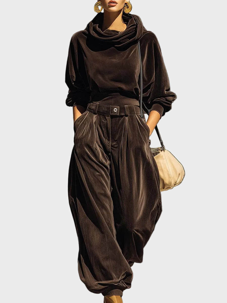 Lisa – Braunes Samt-Lounge-Set für Damen mit Kapuzenpullover und Hose