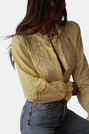 Gelbe Damen-Spitzenbluse Catarina mit Puffärmeln – Ansicht 2