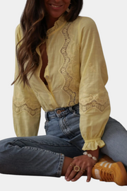 Gelbe Damen-Spitzenbluse Catarina mit Puffärmeln – Ansicht 4