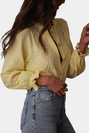 Gelbe Damen-Spitzenbluse Catarina mit Puffärmeln – Ansicht 5