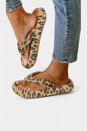 Damen-Flip-Flops Lola mit Leopardenmuster und dicker Sohle – Ansicht 5