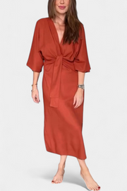 Lässiges Damenkleid Ainhoa mit Knoten und V-Ausschnitt – Ansicht 4