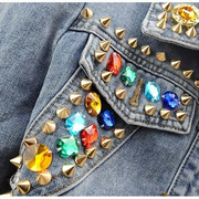 Alison – Kurze Jeansjacke für Damen mit 3D-Steindetails – Ansicht 3
