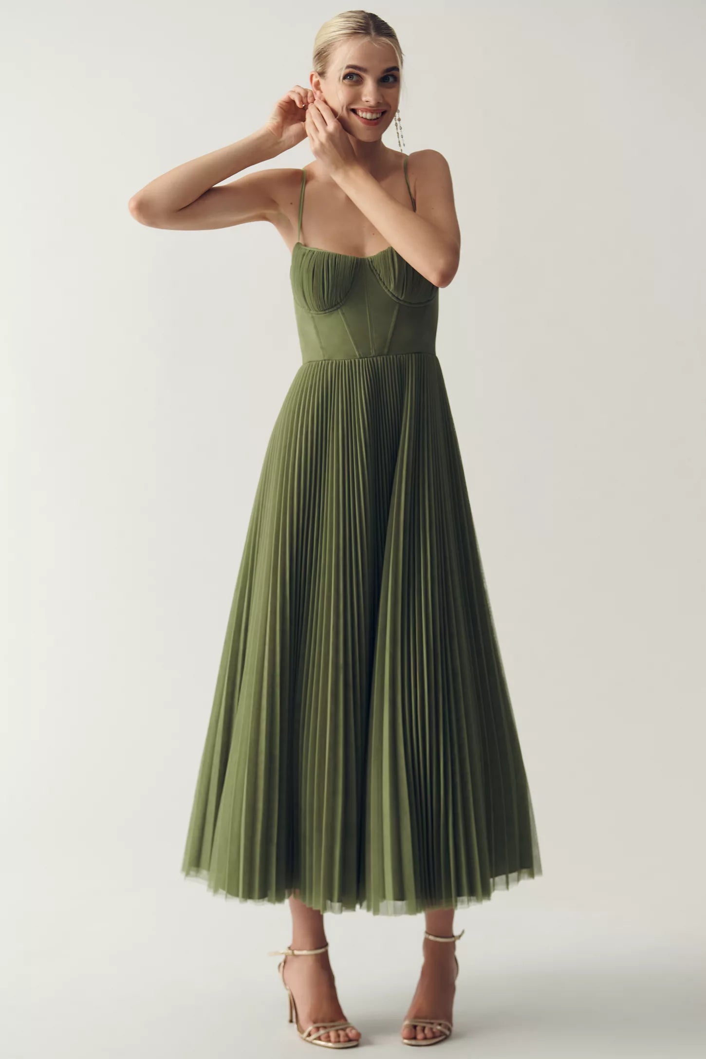 Olivia – Damenkleid mit Herzausschnitt und offenem Rücken