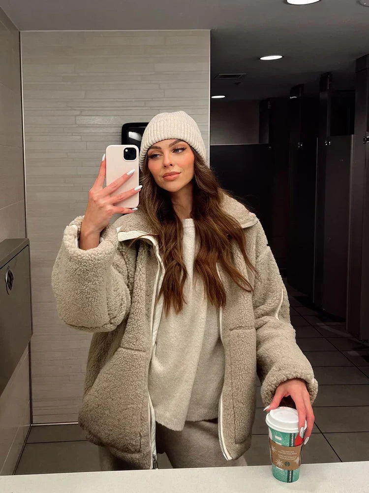 Anastasia – Weiche warme Winterjacke für Damen mit Kapuze – Ansicht 9