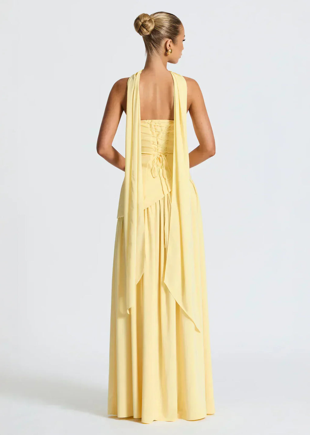 Elena – Maxikleid mit schulterfreiem Design, Schlitz und Choker-Detail