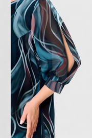 Almira – Chiffonkleid für Damen mit maritimem Muster und fließender Linie – Ansicht 4