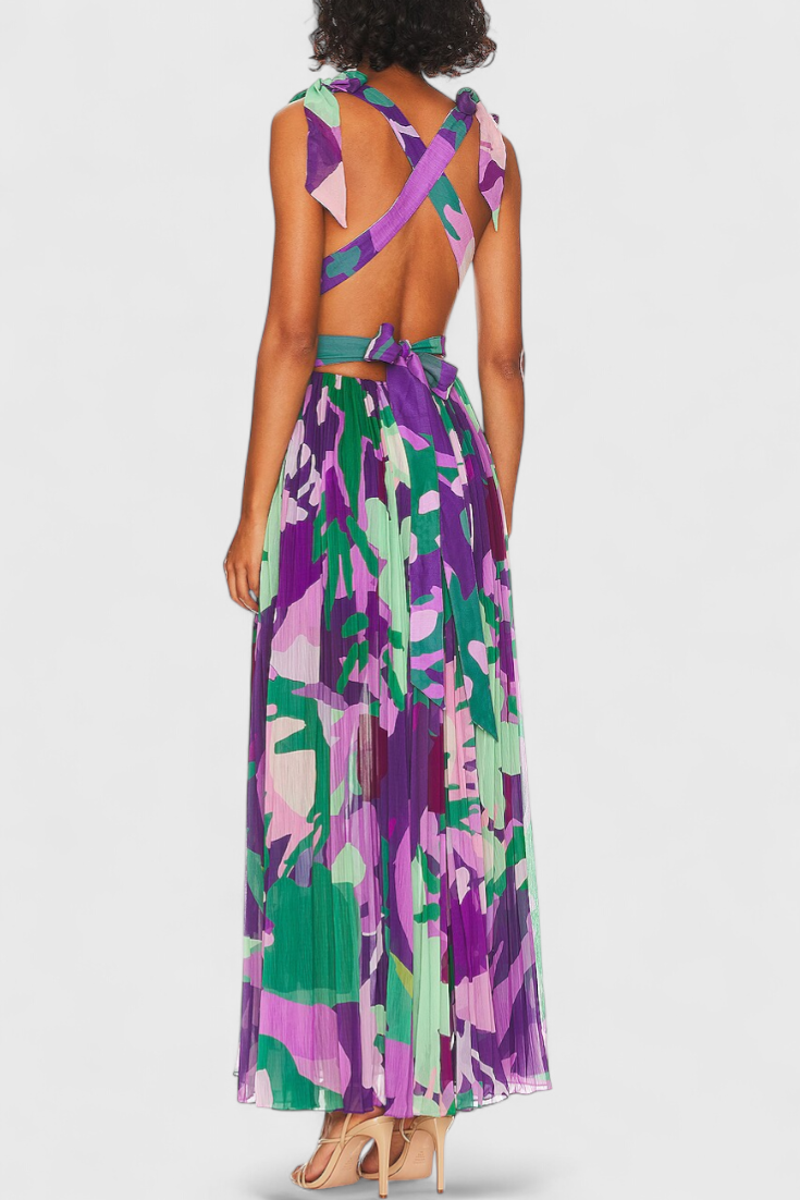 Cecil – Langes Plisseekleid mit Aquarellmuster und offenem Rücken