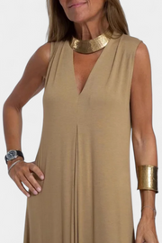 Felisa – Elegantes einfarbiges ärmelloses Maxikleid für Damen – Ansicht 5