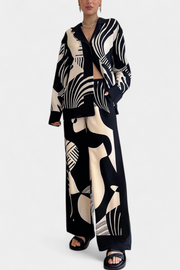 Damen-Set Basilisa mit weiter Hose und Graffiti-Print