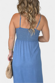 Kailani – Maxikleid für Damen mit Rüschen und Knoten vorne – Ansicht 6
