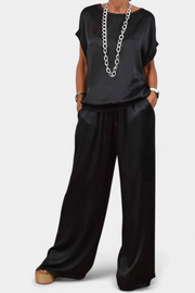 Frühlingshaftes Damen-Set Blasa mit fließender Bluse und weiter Hose – Ansicht 10