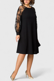 Bellezza – Spitzenkleid für Damen mit langen Ärmeln und Rundhalsausschnitt – Ansicht 7