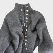 Maxine – Elegante Strickjacke mit Stehkragen