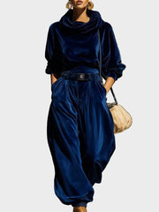 Lisa – Braunes Samt-Lounge-Set für Damen mit Kapuzenpullover und Hose – Ansicht 2