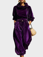 Lisa – Braunes Samt-Lounge-Set für Damen mit Kapuzenpullover und Hose – Ansicht 3