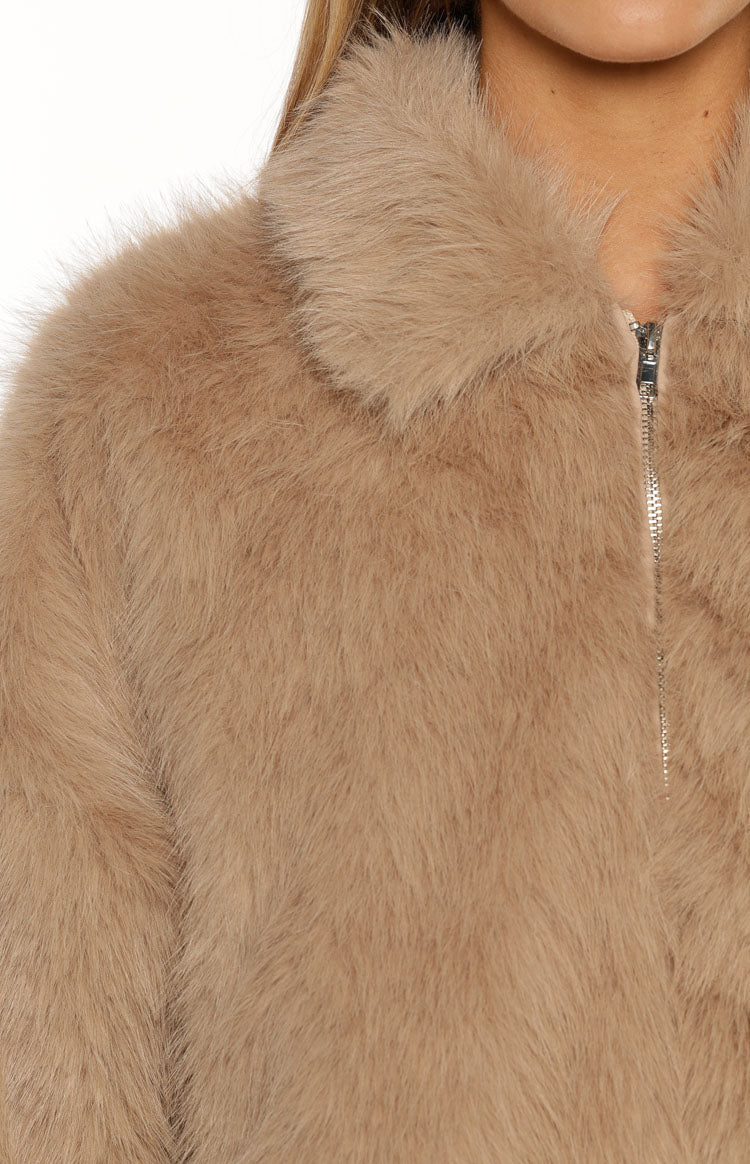 Nero – Hellbraune Damen-Kunstpelzjacke – Ansicht 8