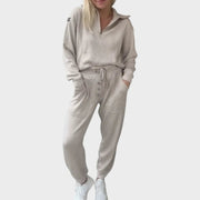 Natassa – Zweiteiliges Reise-Set mit Reißverschluss-Sweatshirt und Hose – Ansicht 3