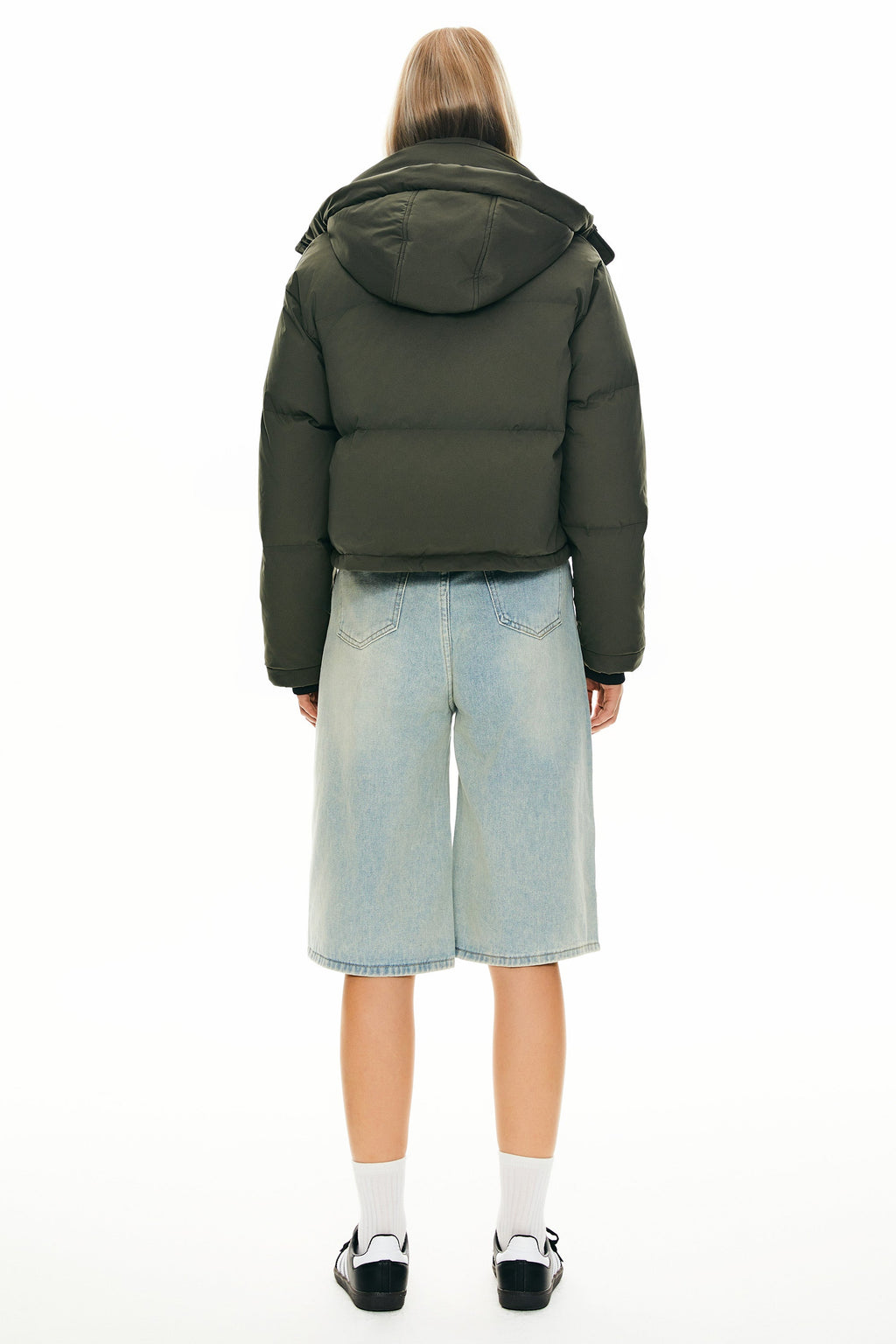 Camara | Kurze, gesteppte Winterjacke mit Daunenfüllung und Kapuze