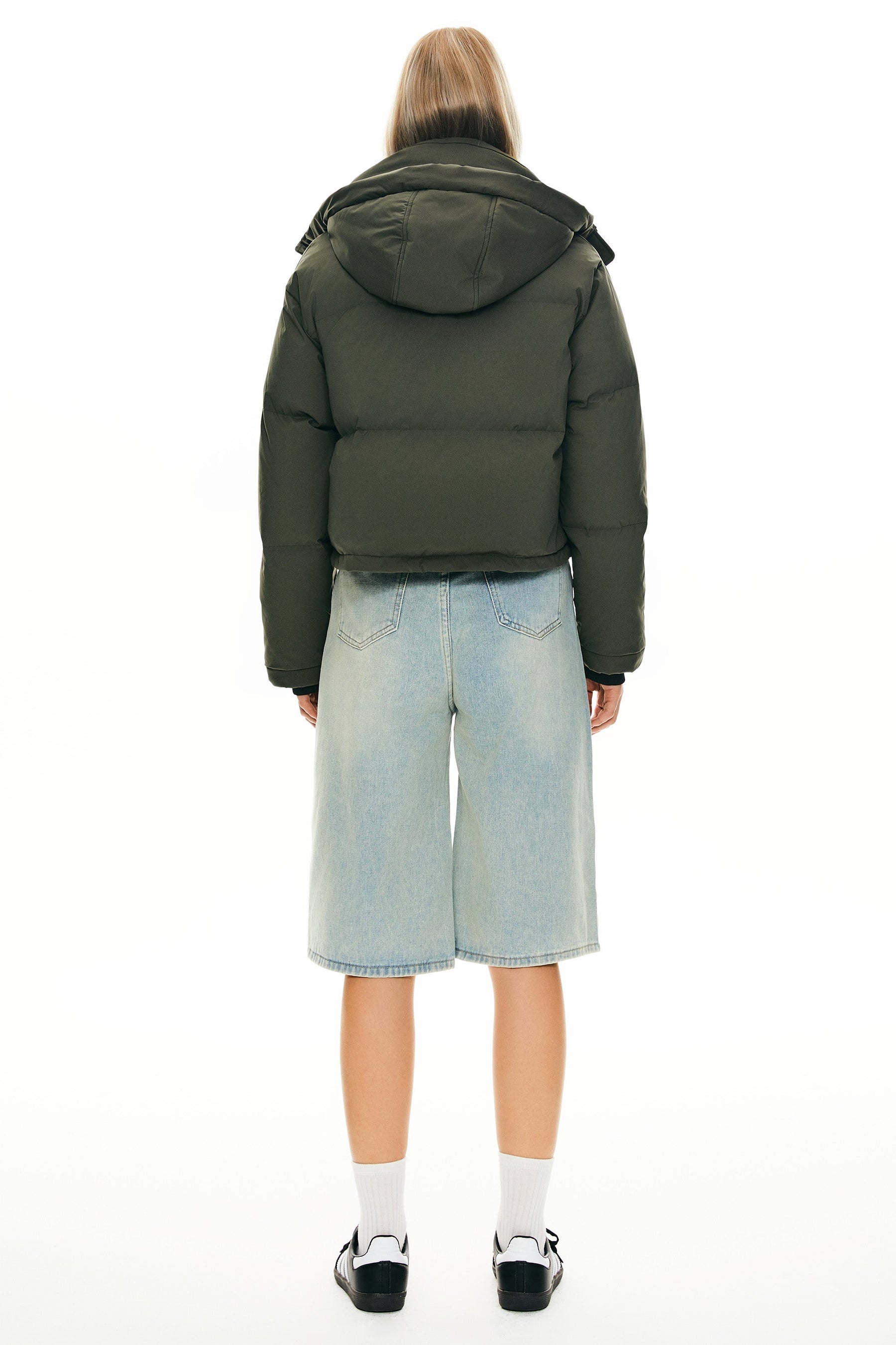 Camara – Kurze gesteppte Damen-Winterjacke mit Kapuze – Ansicht 7