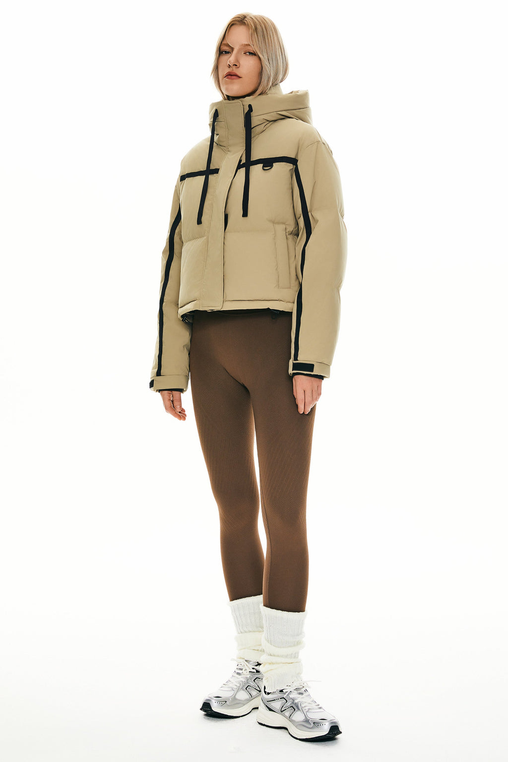 Camara | Kurze, gesteppte Winterjacke mit Daunenfüllung und Kapuze